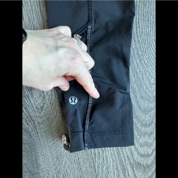 Lululemon Pace Rival Crop Full on Luxtreme 21" Size 6 - Picture 5 of 7